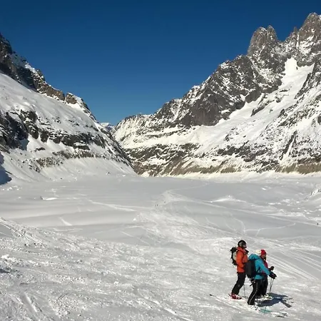 Aparthotel Atc Routes Du Monde Argentiere-chamonix 3*